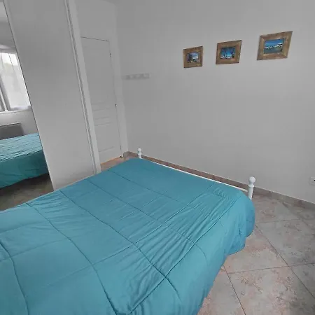 Apartament 4 Pieces Dans Petite Calme, Climatisation Et Piscine