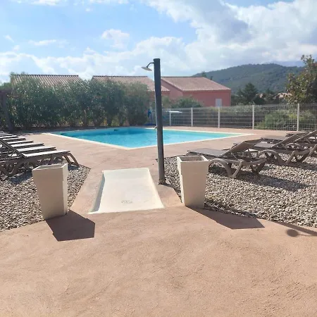 4 Pieces Dans Petite Calme, Climatisation Et Piscine * Oletta (Corsica)