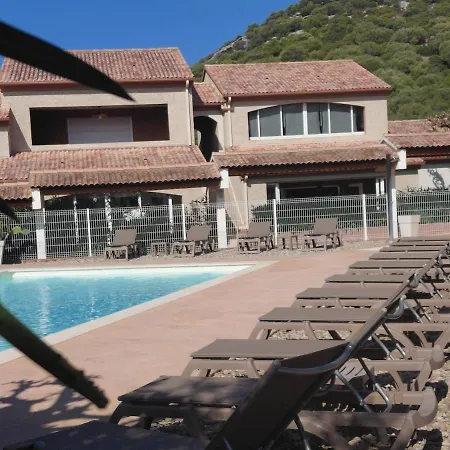 4 Pieces Dans Petite Calme, Climatisation Et Piscine 올레타