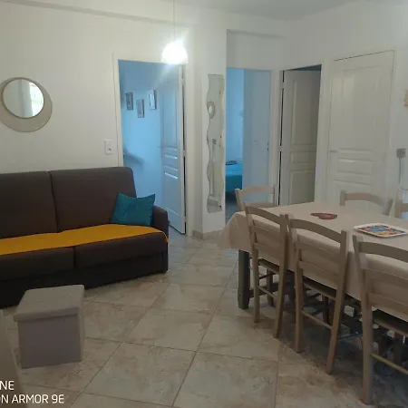 4 Pieces Dans Petite Calme, Climatisation Et Piscine