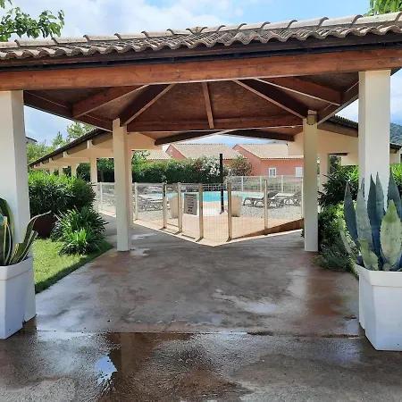 4 Pieces Dans Petite Calme, Climatisation Et Piscine 아파트 *