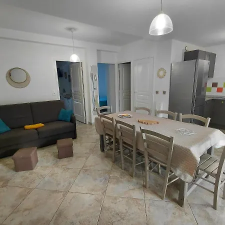 4 Pieces Dans Petite Calme, Climatisation Et Piscine * 올레타