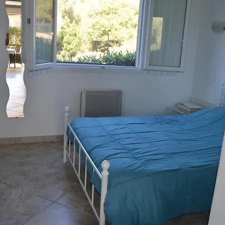 4 Pieces Dans Petite Calme, Climatisation Et Piscine 아파트 *