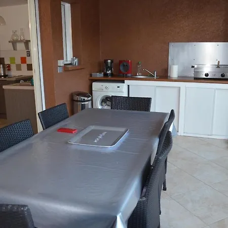 아파트 4 Pieces Dans Petite Calme, Climatisation Et Piscine