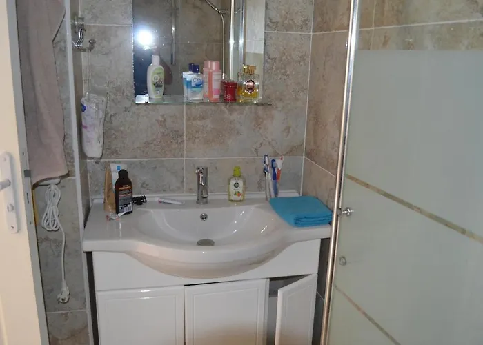 4 Pieces Dans Petite Calme, Climatisation Et Piscine * 奥莱塔