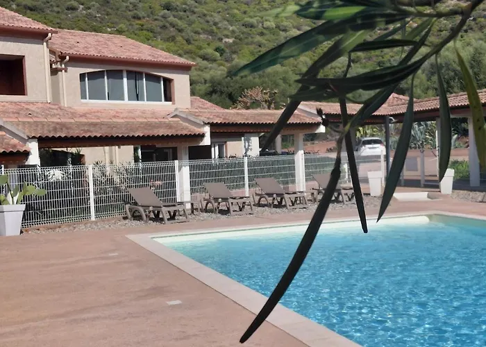 4 Pieces Dans Petite Calme, Climatisation Et Piscine 公寓 *